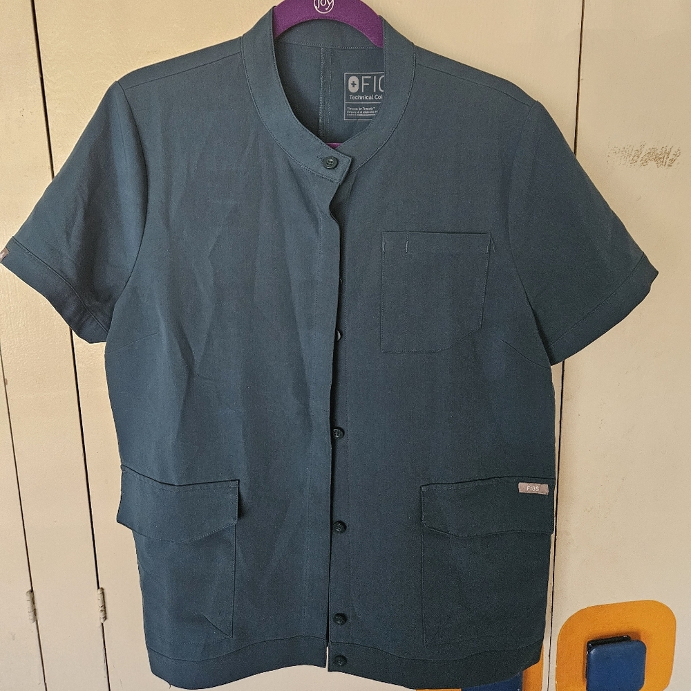 FIGS scrub top